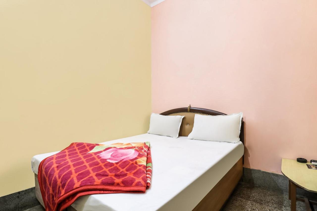 SPOT ON 38315 Bhagirathi Guest House SPOT Haridwār Esterno foto